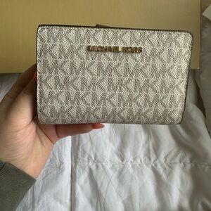 michael kors wallet